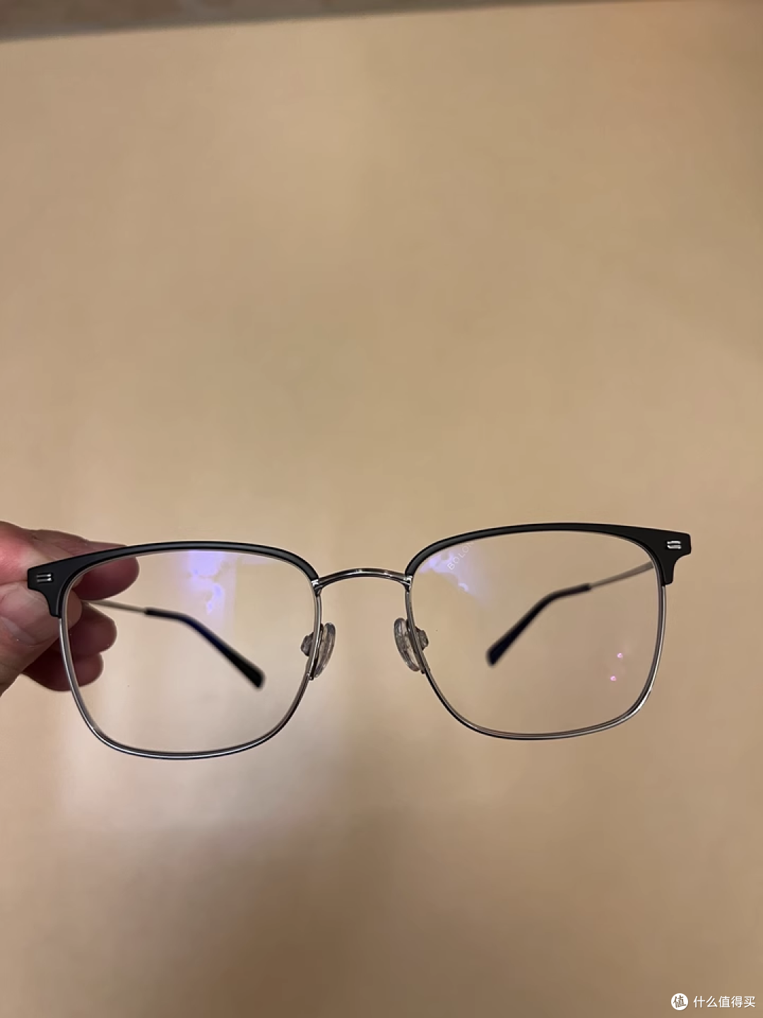 暴龙 BA7009 镜框,明星同款色的颜值与实力担当