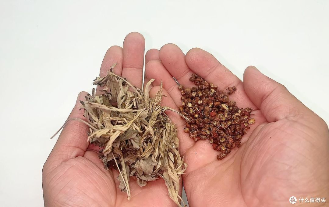 把艾草和花椒放一起,作用太厉害了,可以解决很多人的困扰!