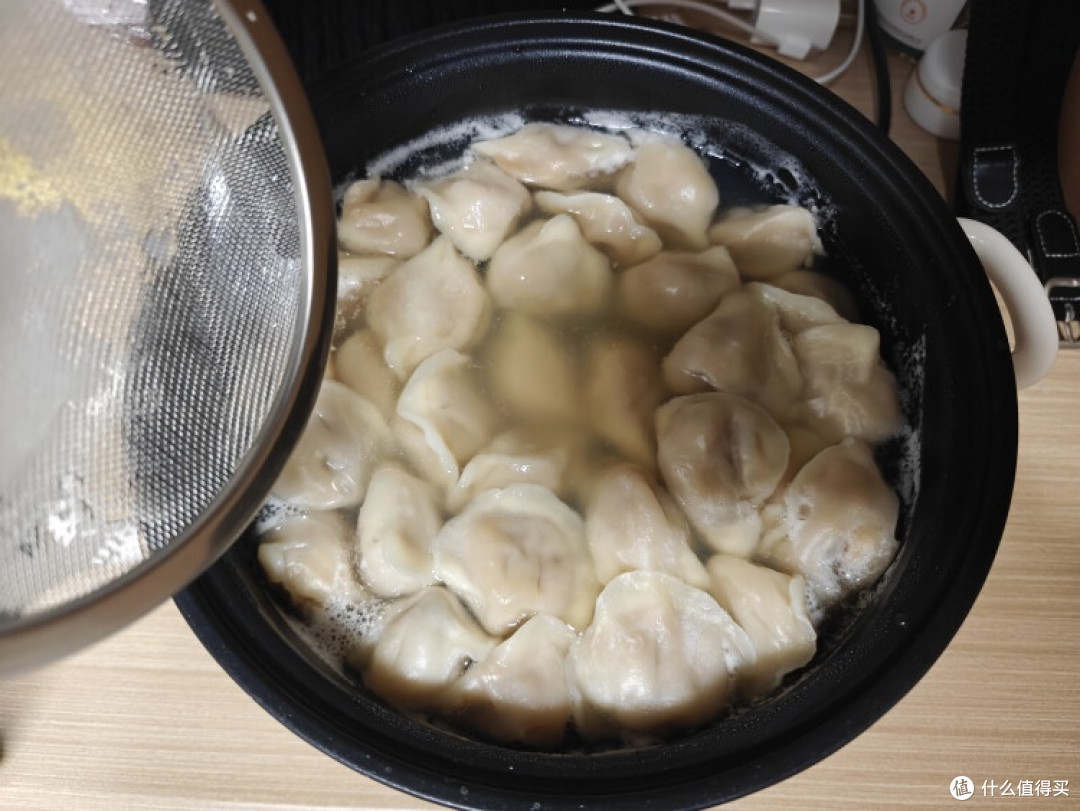三全灌汤水饺(猪肉韭菜馅):速冻美食中的温情之选