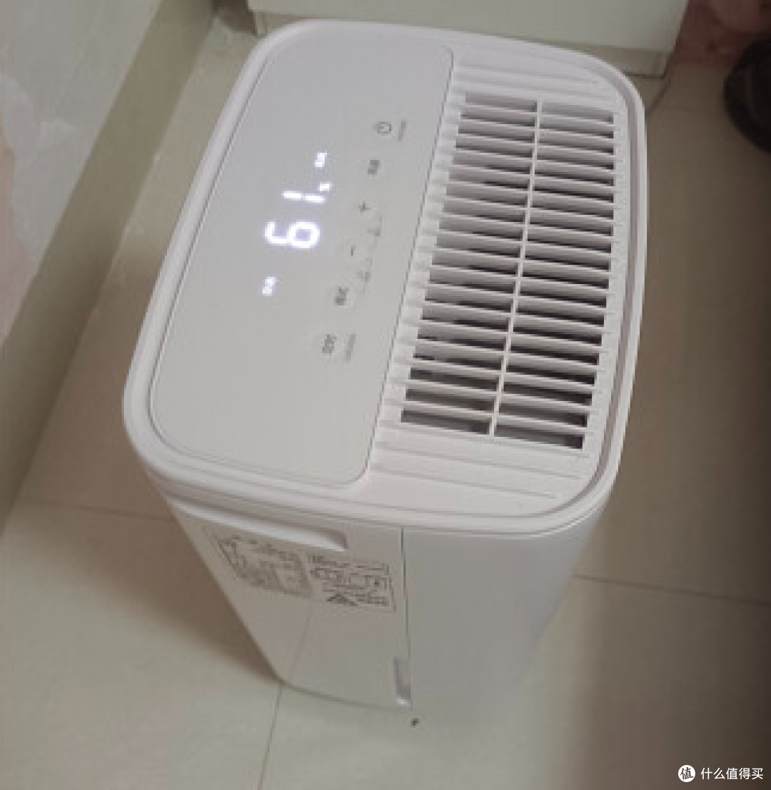 美的(Midea)小方物除湿机CF12BD/N7-DO1:小空间除湿神器
