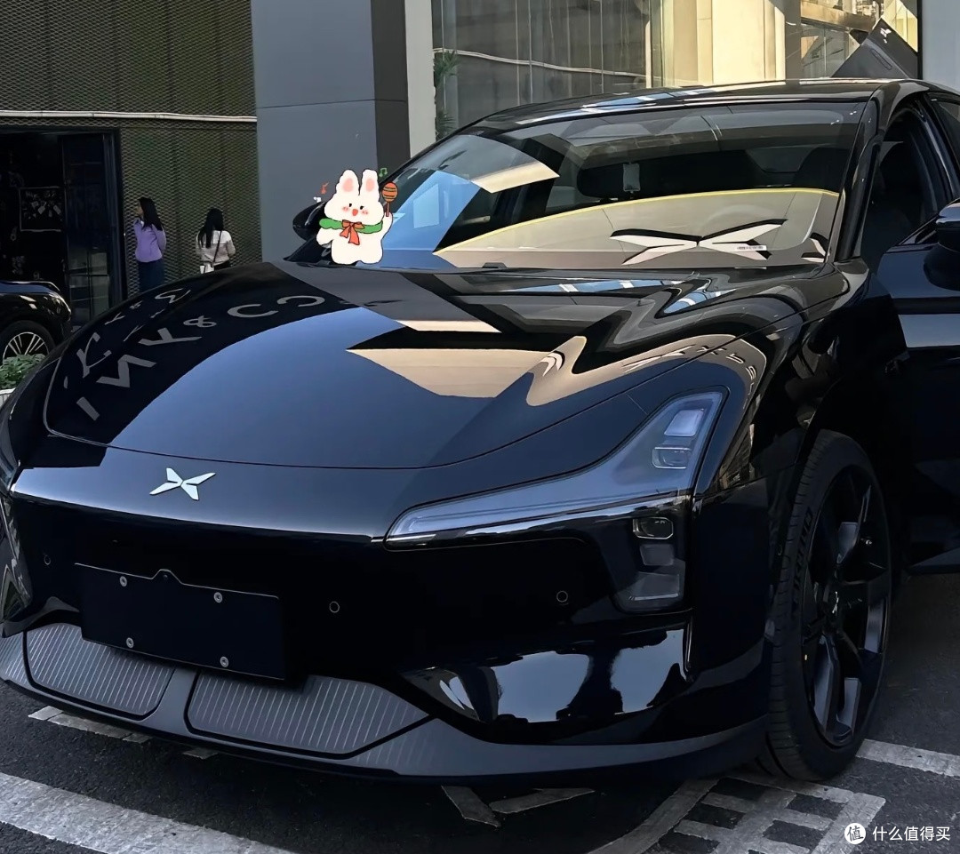小鹏M03：性能与颜值兼备的年轻之车