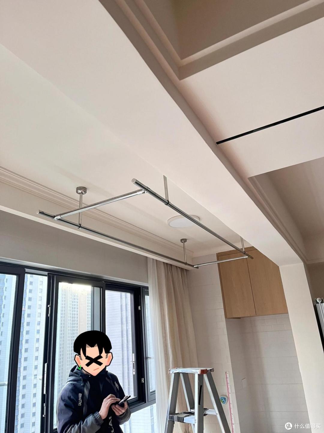 越来越多人阳台不装电动晾衣架了?学学广东人的做法,省钱又实用