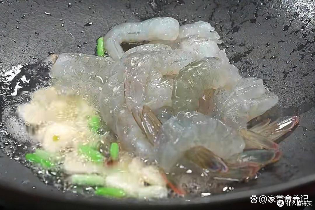 5月最宜养肝，多给孩子吃3种“护肝菜”：一清肝、二排毒、三亮眼