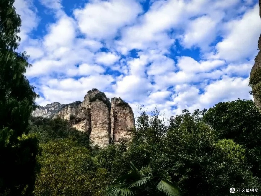 雁荡山灵峰半日闲游:熔岩奇观与梅花春意