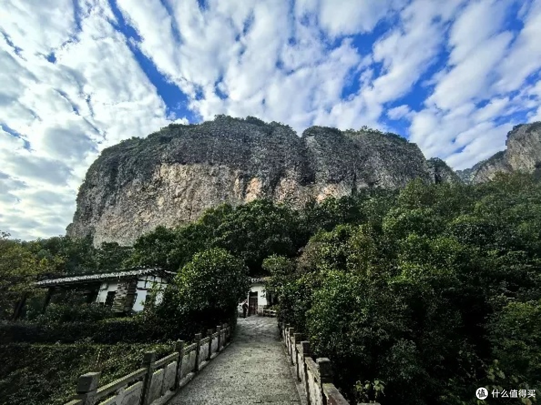 雁荡山灵峰半日闲游：熔岩奇观与梅花春意