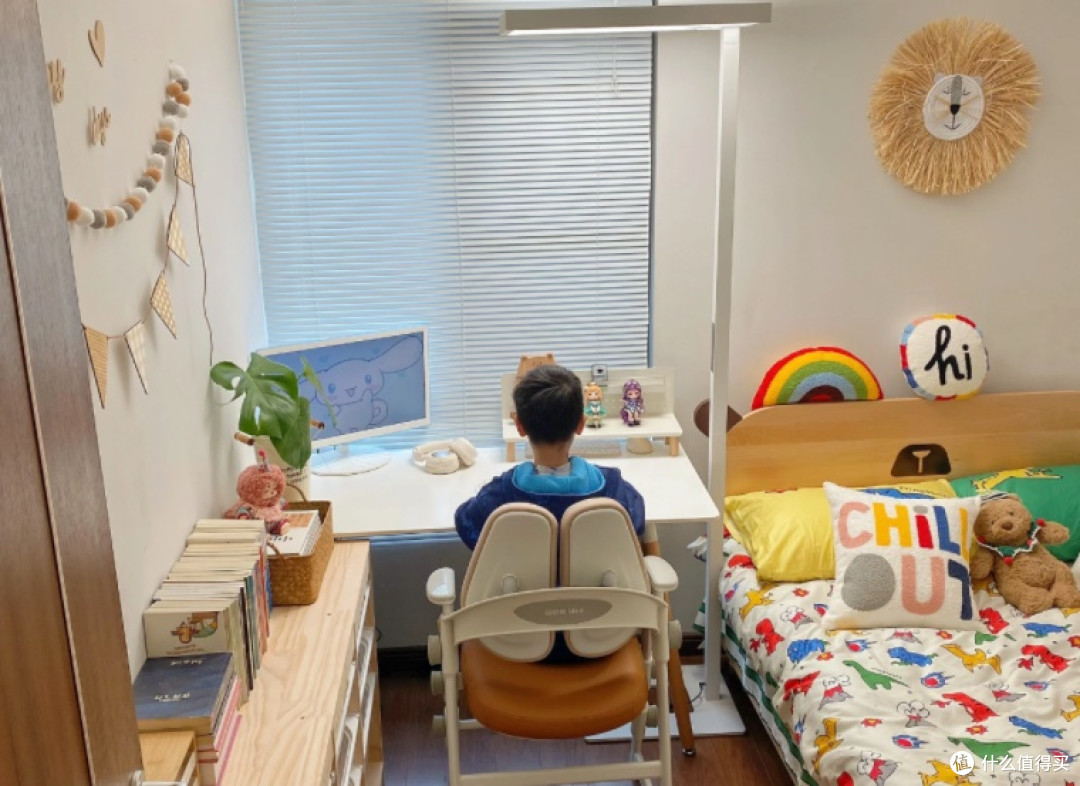 月影天之光大路灯MAX，照亮孩子的 “睛” 彩未来

