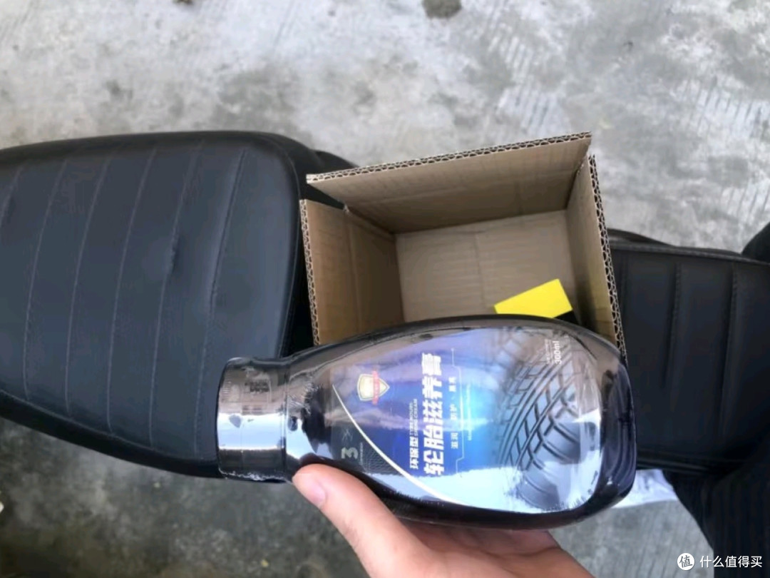 科尔奇汽车轮胎蜡光亮剂300ML：爱车轮胎的持久守护者