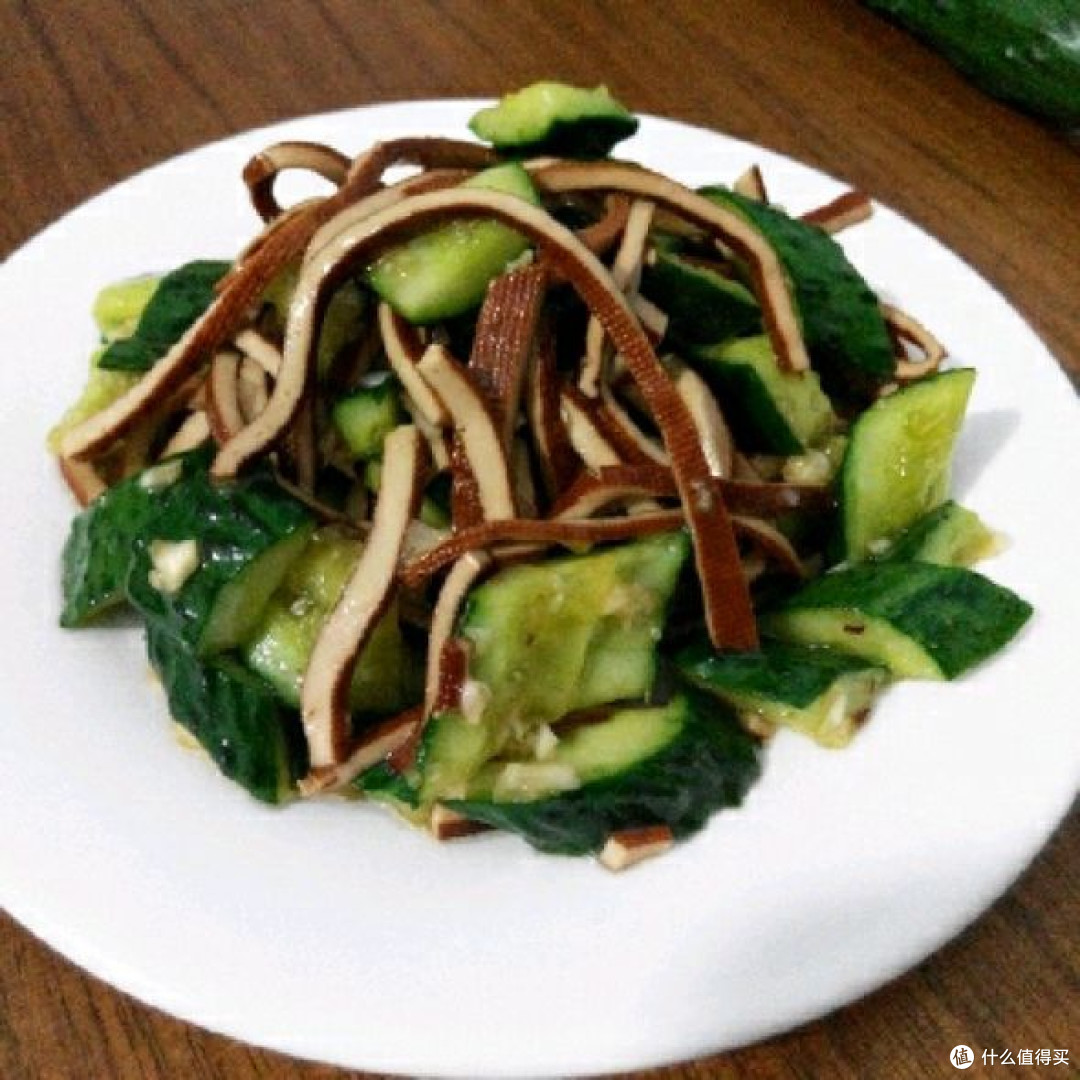 凉拌黄瓜别直接拌!记住这两步,爽脆入味还不蔫巴