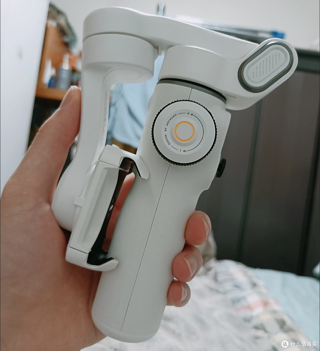奥川手机云台:智能操控,记录精彩每一刻!