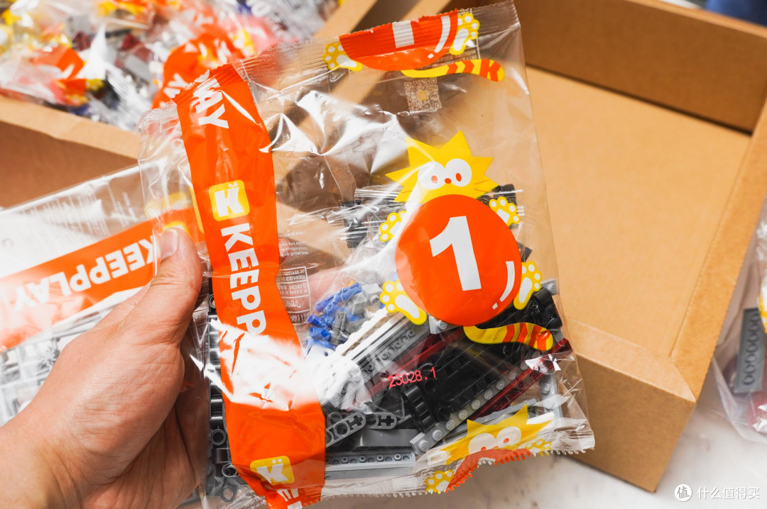 正版授权的Keeppley福建舰积木，不只是玩具更是件精致收藏品