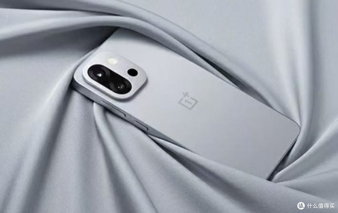 OPPO拳打小米,脚踢三星,小屏旗舰也配6200mAh
