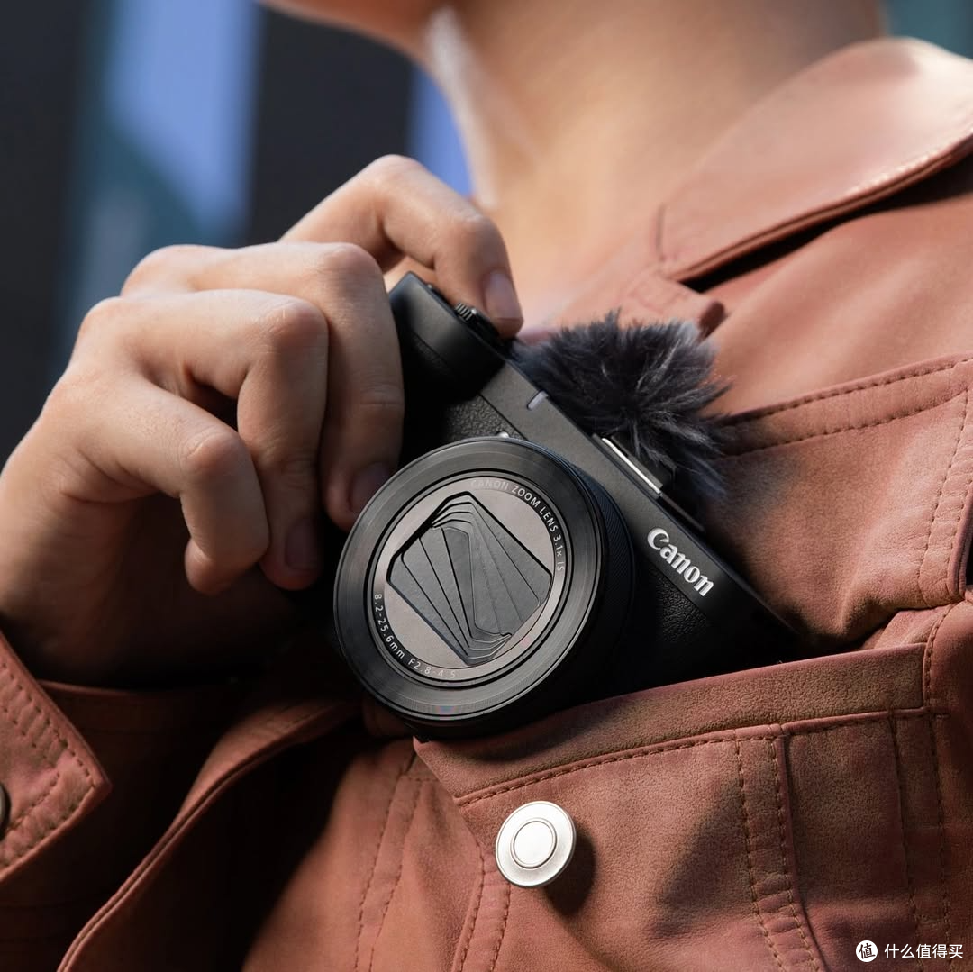 佳能新品Powershot V1 vs R50V:相机界的“大小内战”怎么选?