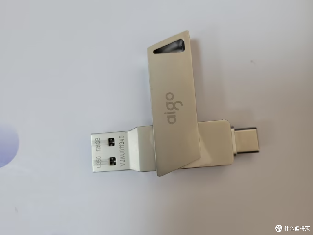 百元U盘中的全能选手:爱国者128G双接口U盘
