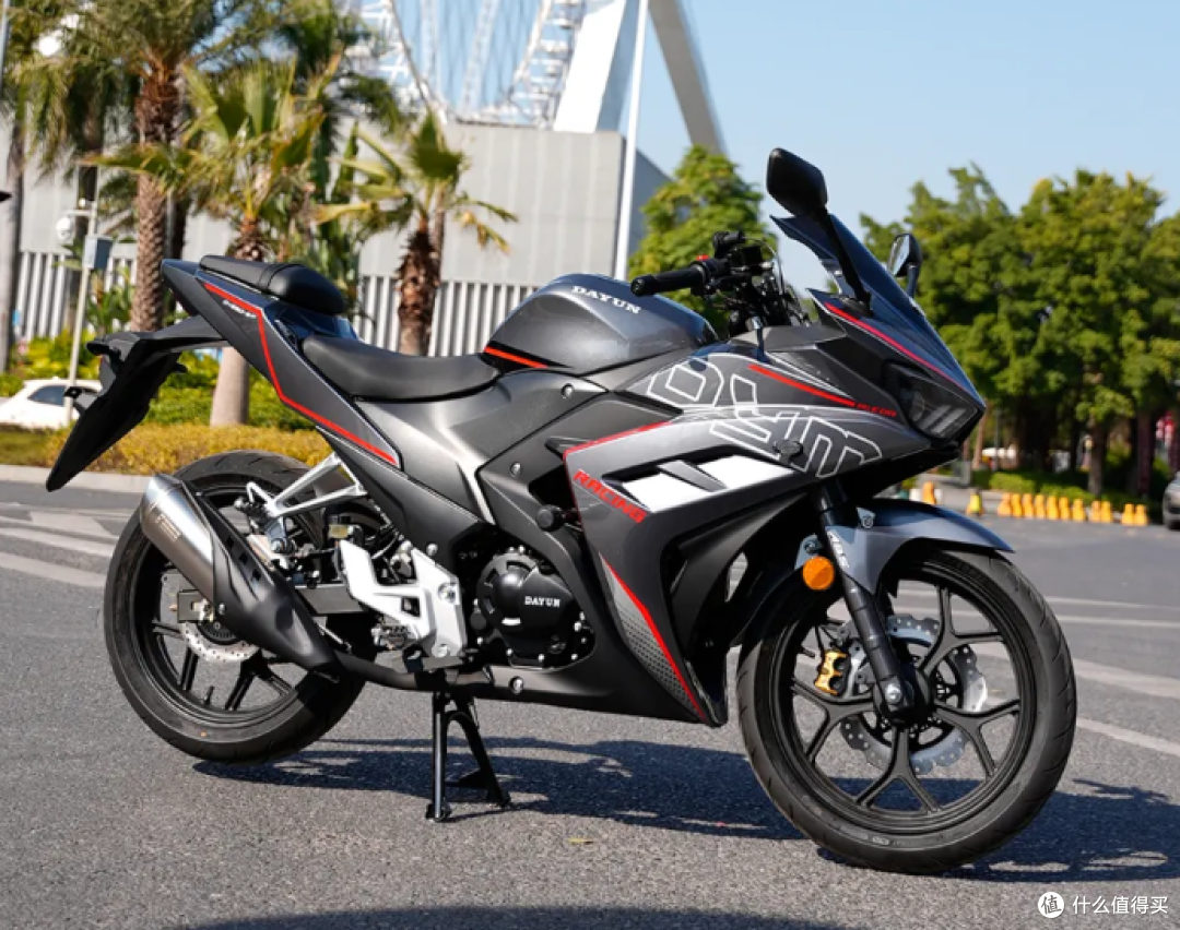 大运天錾250R 国产入门级跑车摩托车