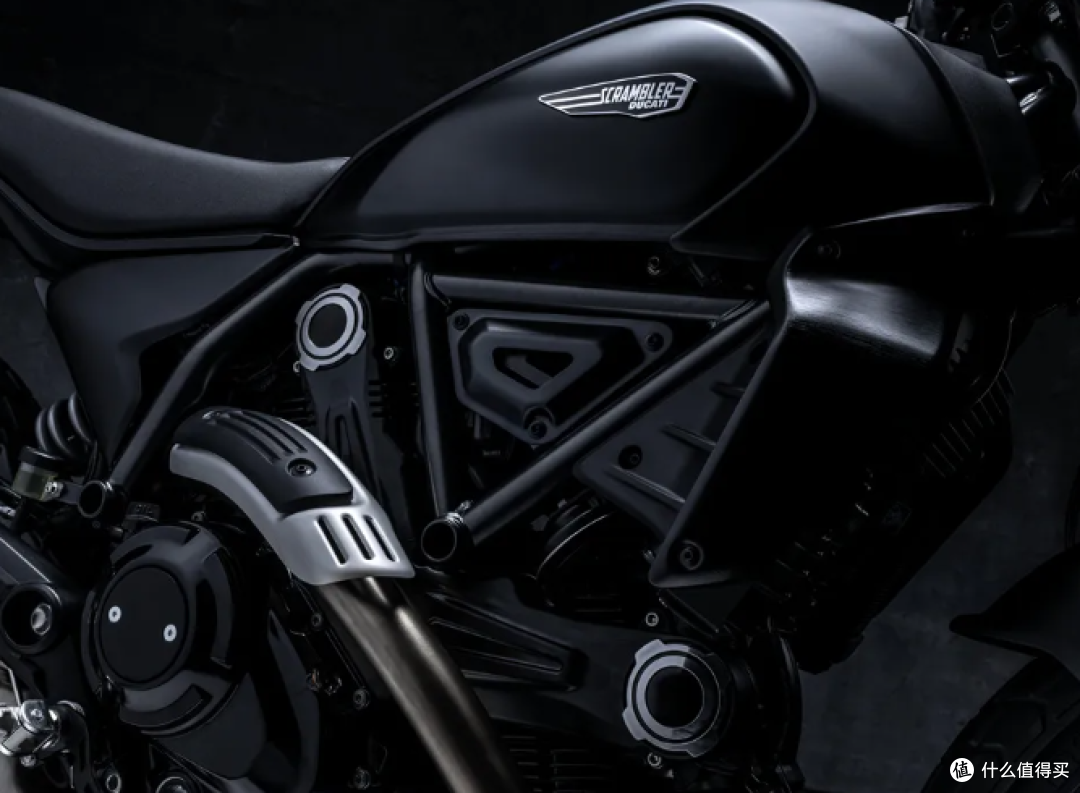 杜卡迪中国于2025年全新款Scrambler Icon Dark摩托车