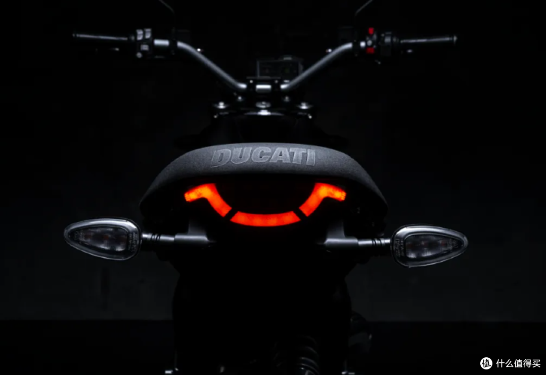 杜卡迪中国于2025年全新款Scrambler Icon Dark摩托车