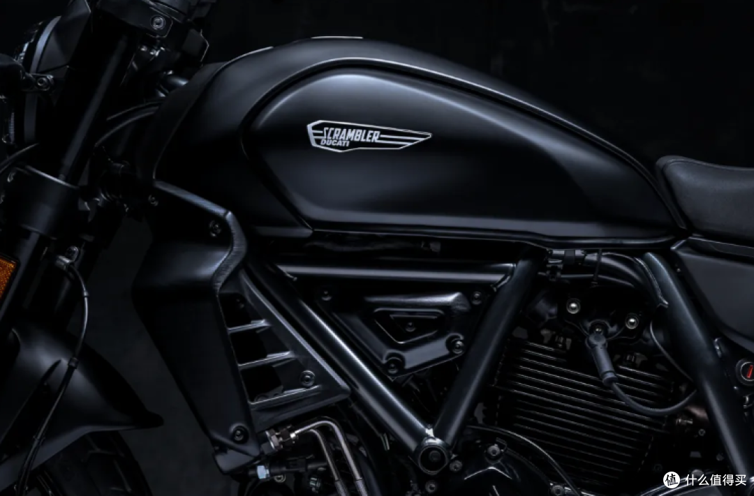 杜卡迪中国于2025年全新款Scrambler Icon Dark摩托车