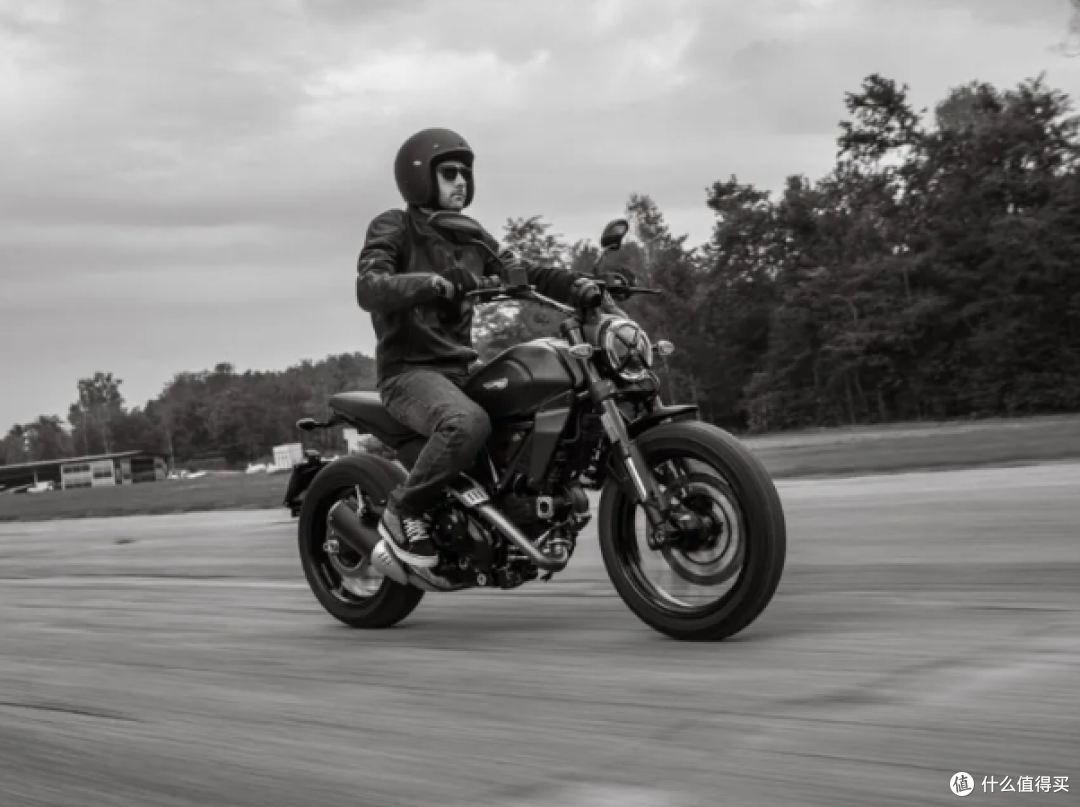 杜卡迪中国于2025年全新款Scrambler Icon Dark摩托车