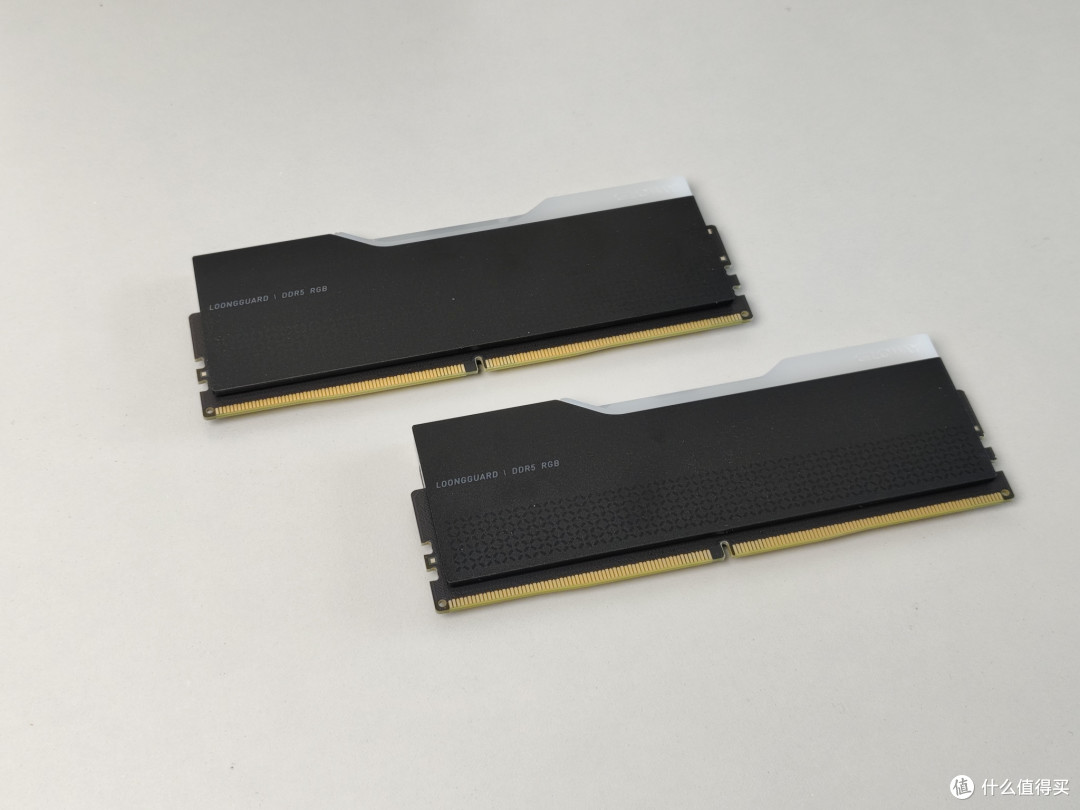 光威龙武 RGB DDR5 24GBX2 6000 C28 内存测评
