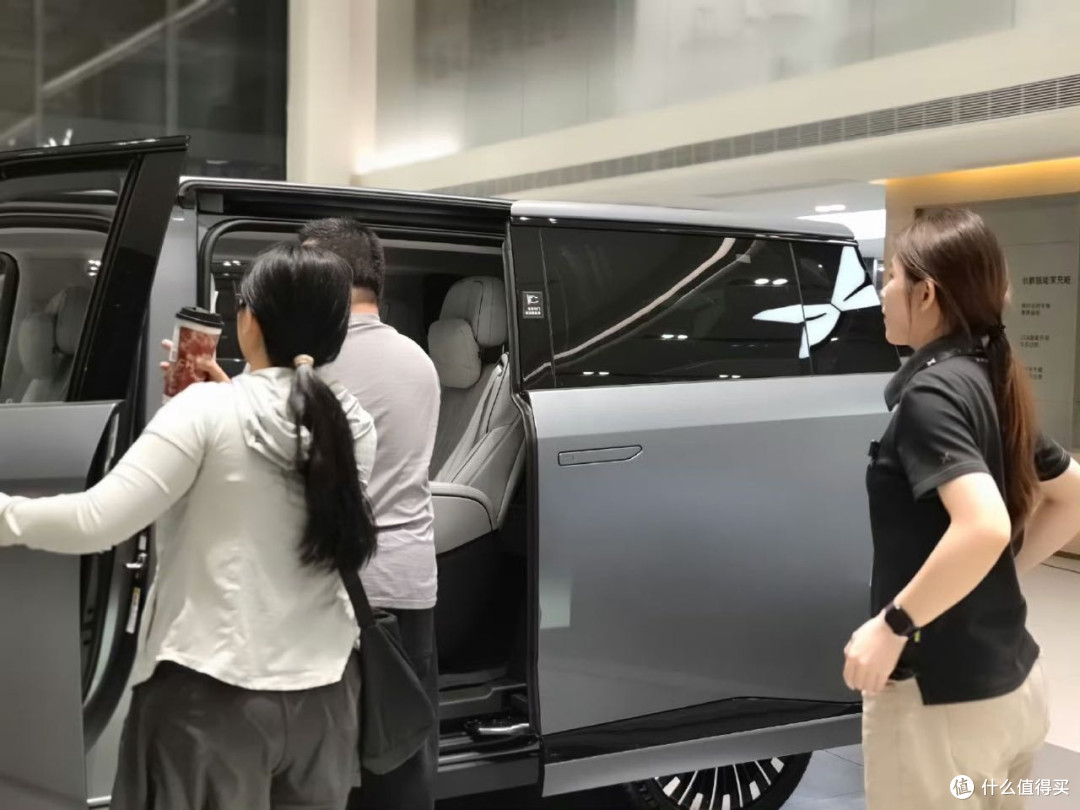 职场新人购车首选：小鹏汽车