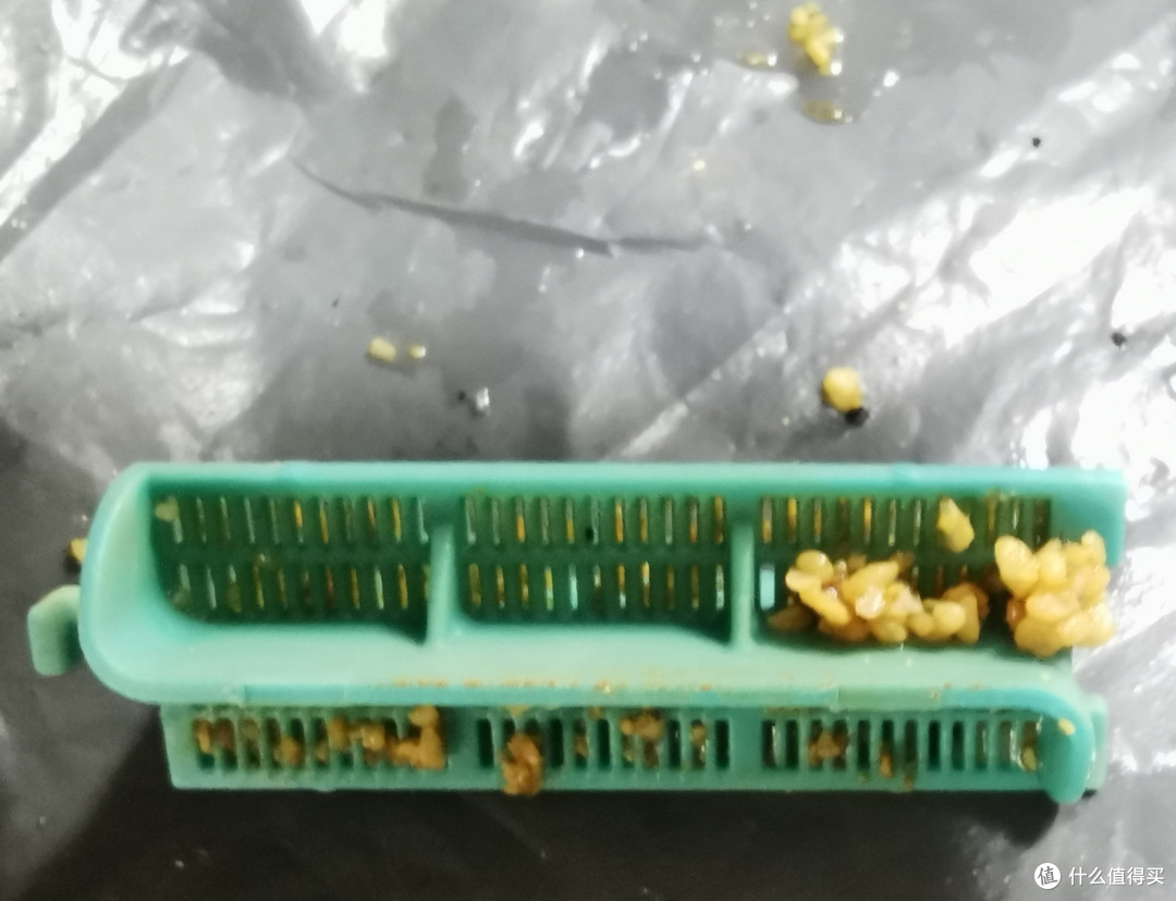 从进水阀拔出的滤网
