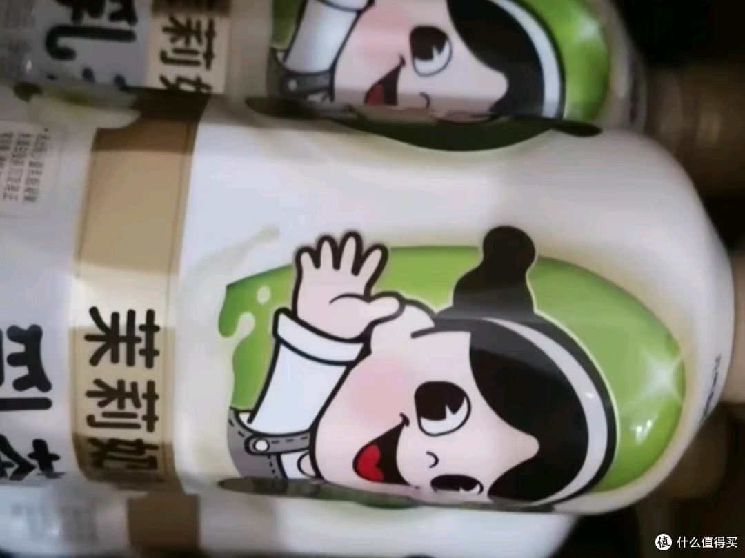 元气森林乳茶新品:茉莉奶绿,低糖健康新选择