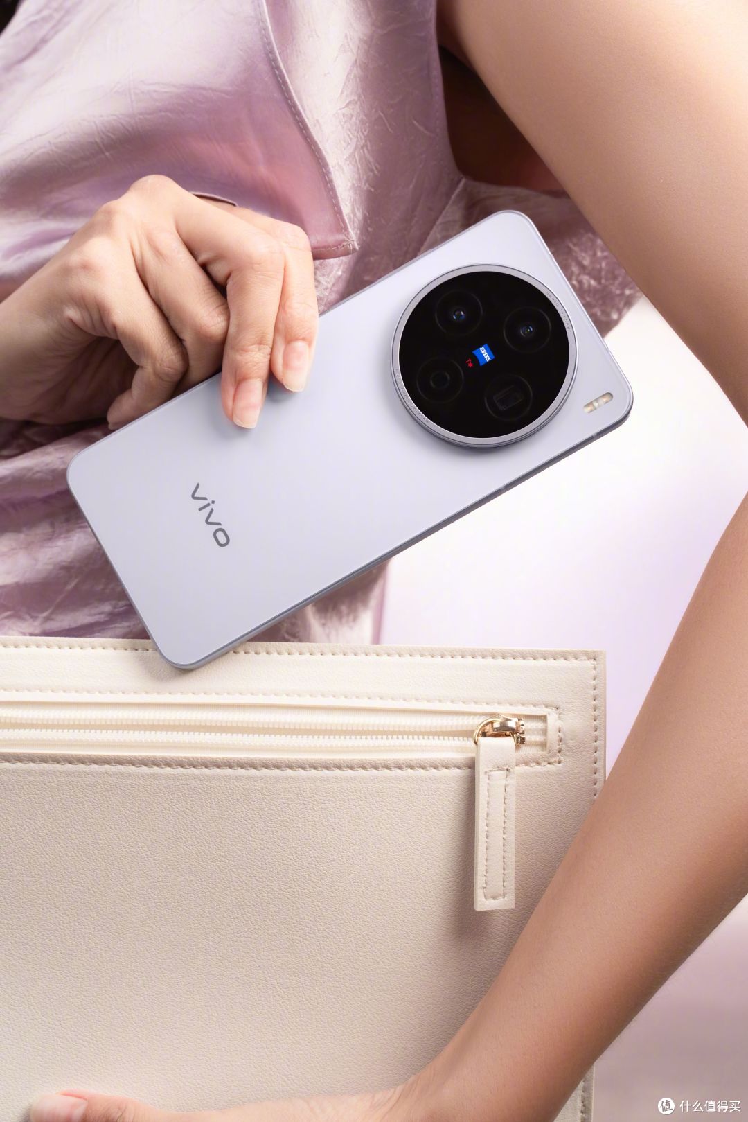 vivo X200s 细节革命:从湿手解锁到护眼黑科技