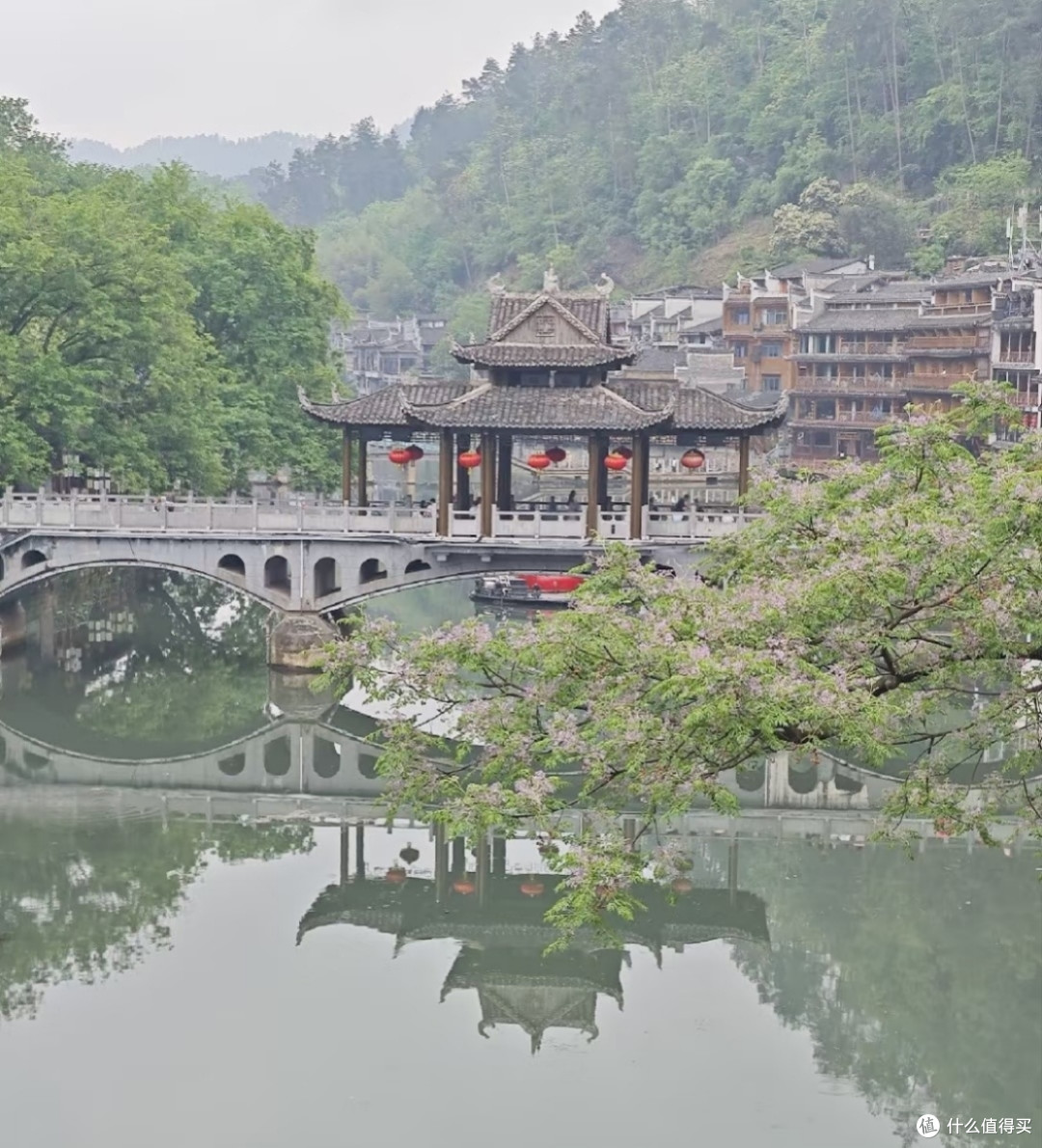 沱江泛舟与沈从文故居之旅