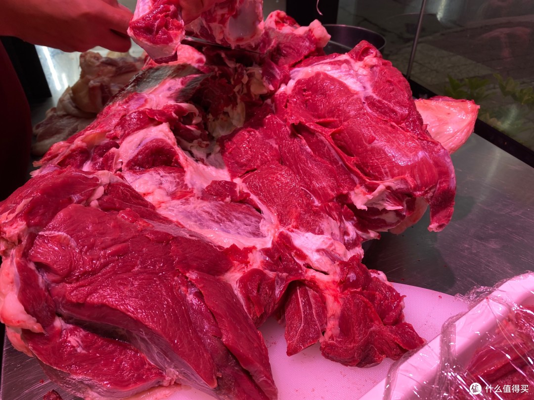 买驴肉时,如何区分是驴肉还是马肉?牢记3个小妙招,轻松辨别!