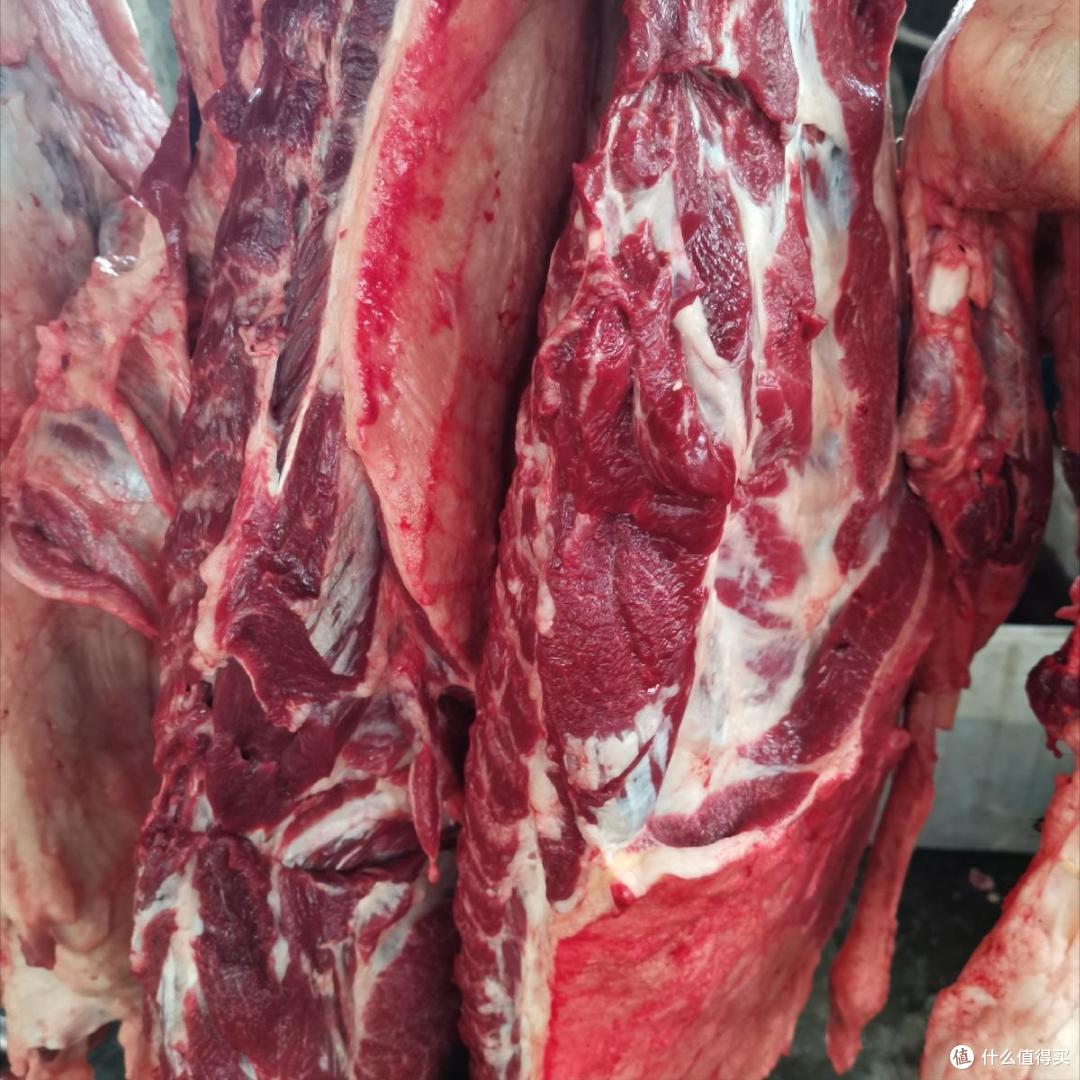 买驴肉时,如何区分是驴肉还是马肉?牢记3个小妙招,轻松辨别!