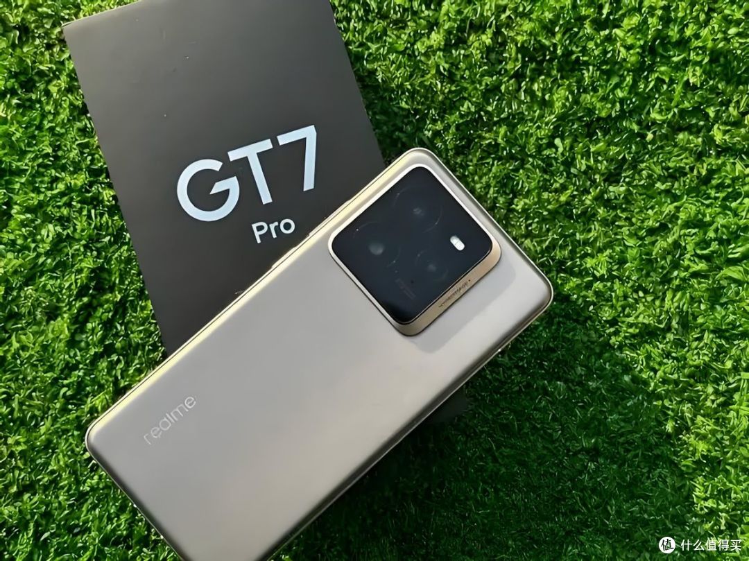 骁龙8至尊版性价比机皇:6500mAh+三星120Hz,16GB+512GB仅3499元