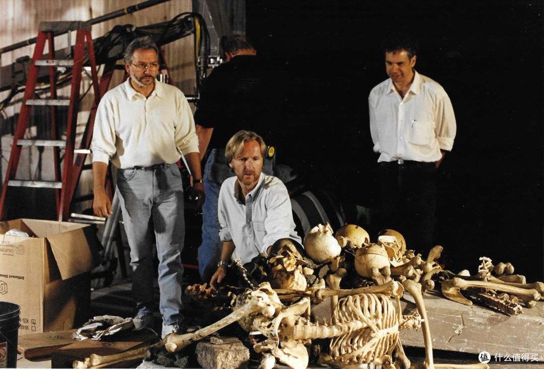 真实的谎言》30周年：90年代烧掉1亿美元，画面吊打当今特效_影视_什么值得买