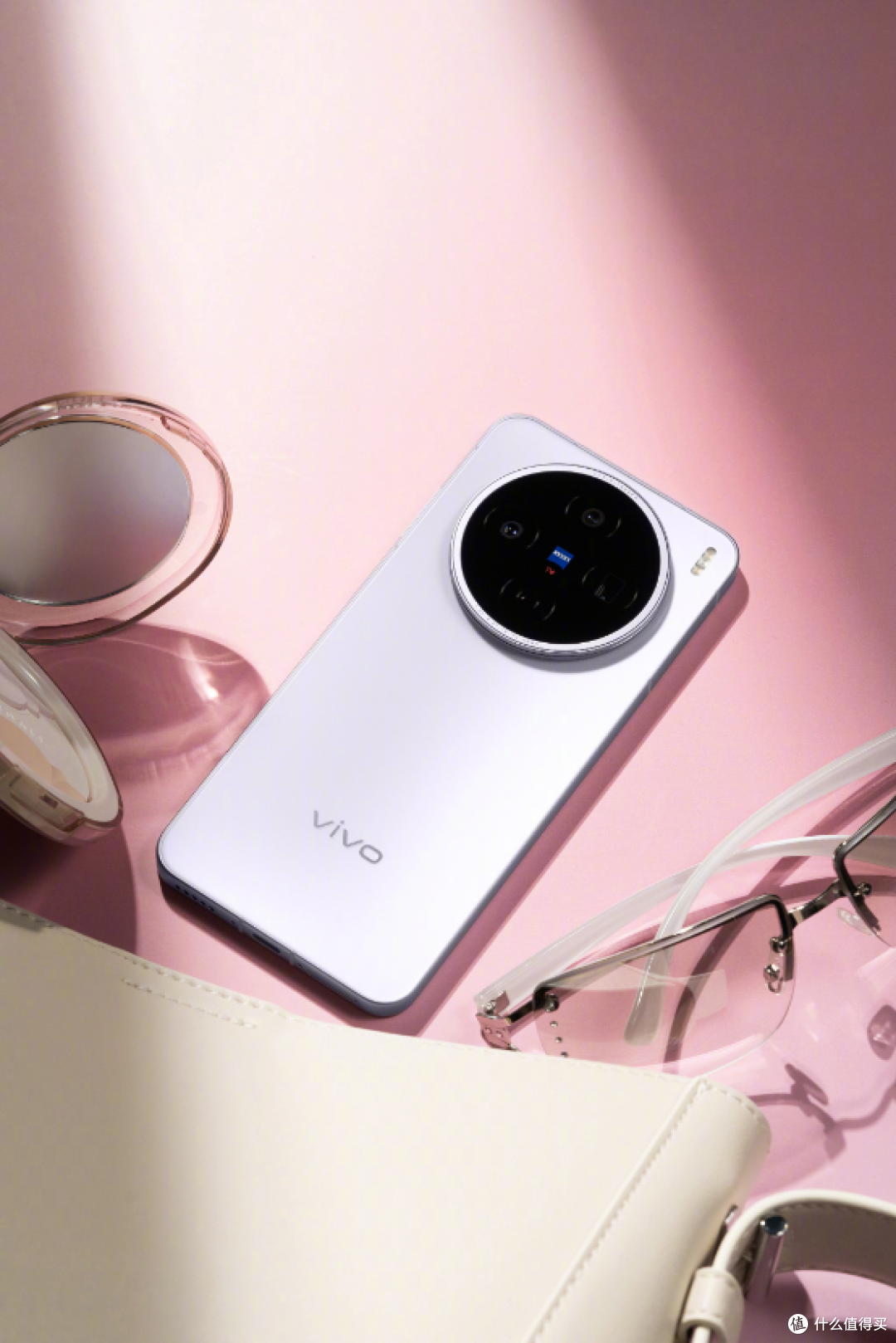 精致小直屏,轻薄好手感,全新vivo X200s今晚亮相