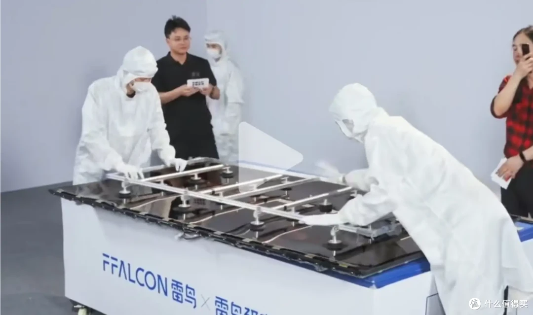 雷鸟鹤7 Pro 25款表现如何?98英寸拆机实测