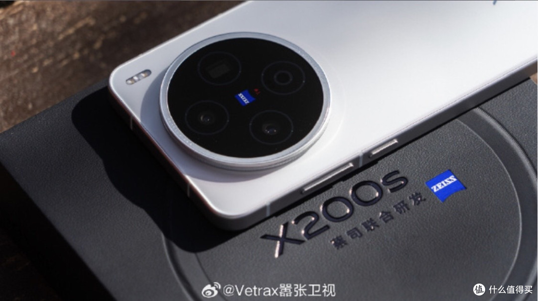 全新人文相机,还原胶片质感vivo X200s果味直屏新设计