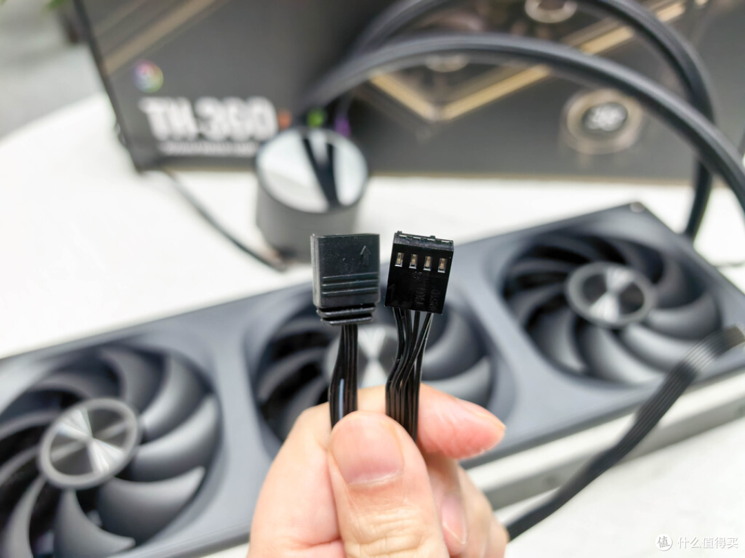 首创水冷连体式风扇，乔思伯TH-360水冷散热器颜值与性能兼顾