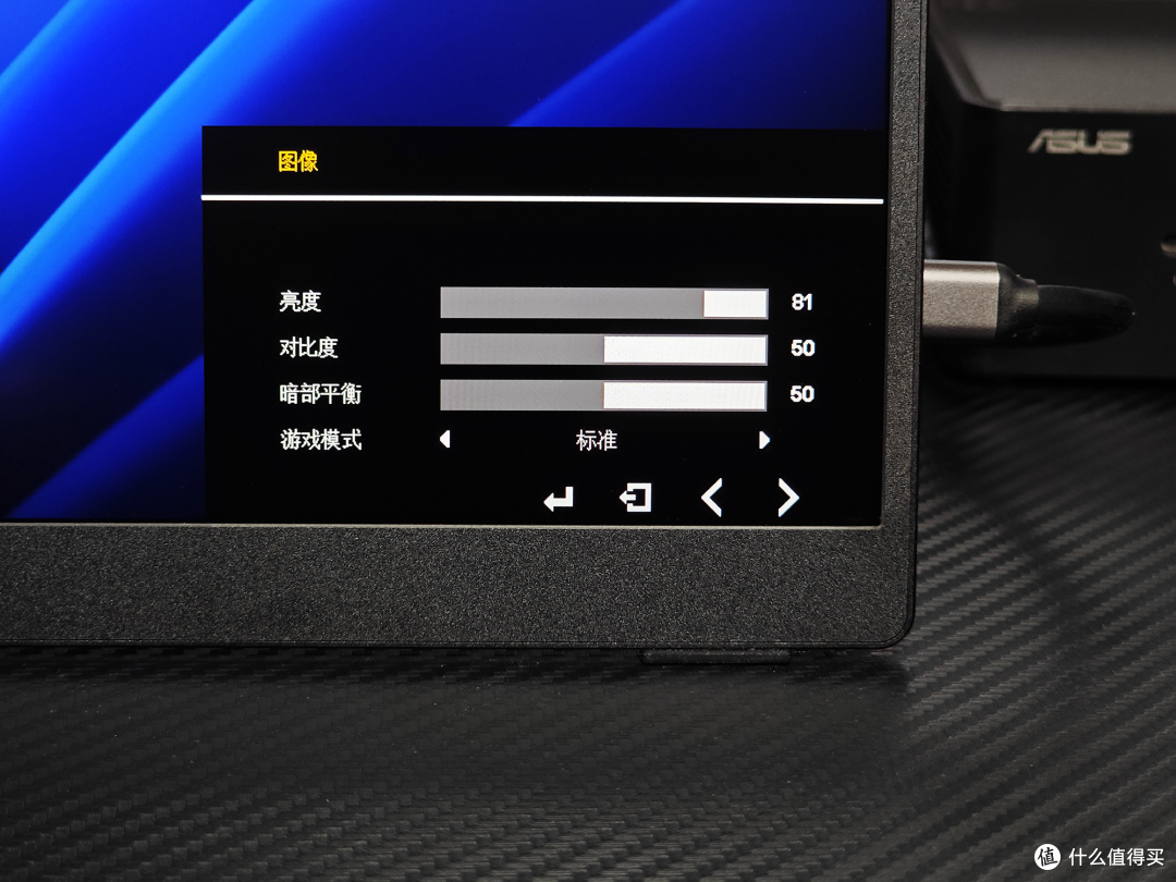 迷你主机、Switch好搭子:16寸4K超亮QLED CFORCE便携屏值得入手吗