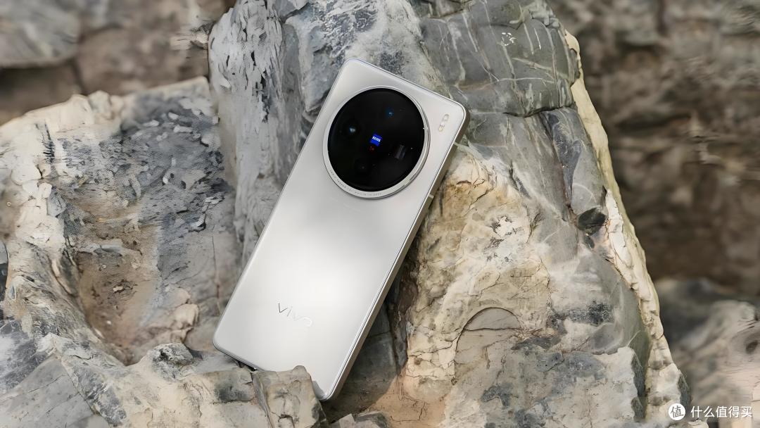 友商沉默!vivo X200 Ultra拍照封神,全焦段碾压一英寸主摄