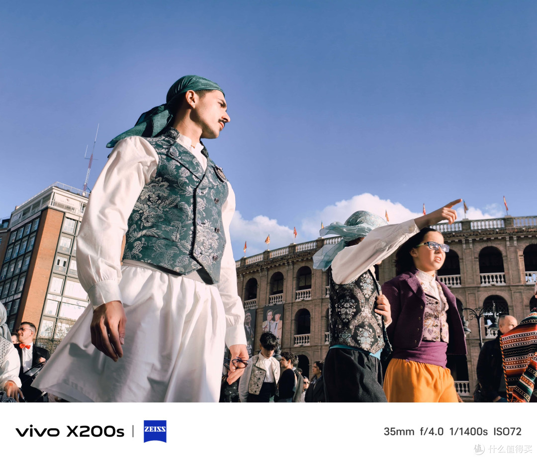 全焦段长焦新纪元,vivo X200s胶片Live人像再创新高