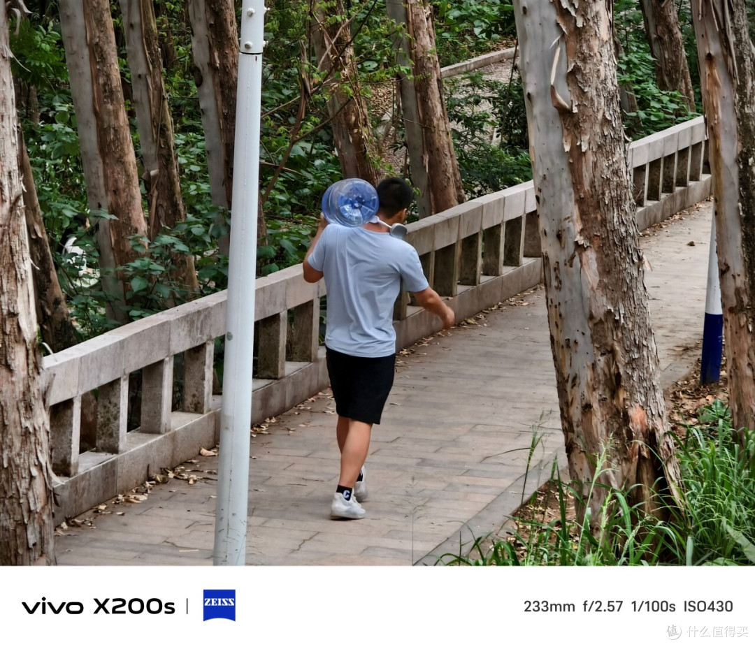 vivo X200s首发评测出炉:小有升级的完整旗舰