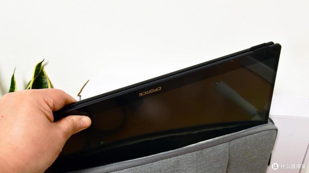 4K、OLED、ΔE＜1！修图党的便携神器——CFORCE 116T使用有感
