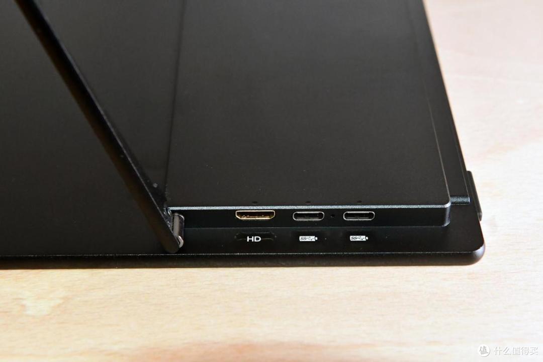 4K、OLED、ΔE＜1！修图党的便携神器——CFORCE 116T使用有感