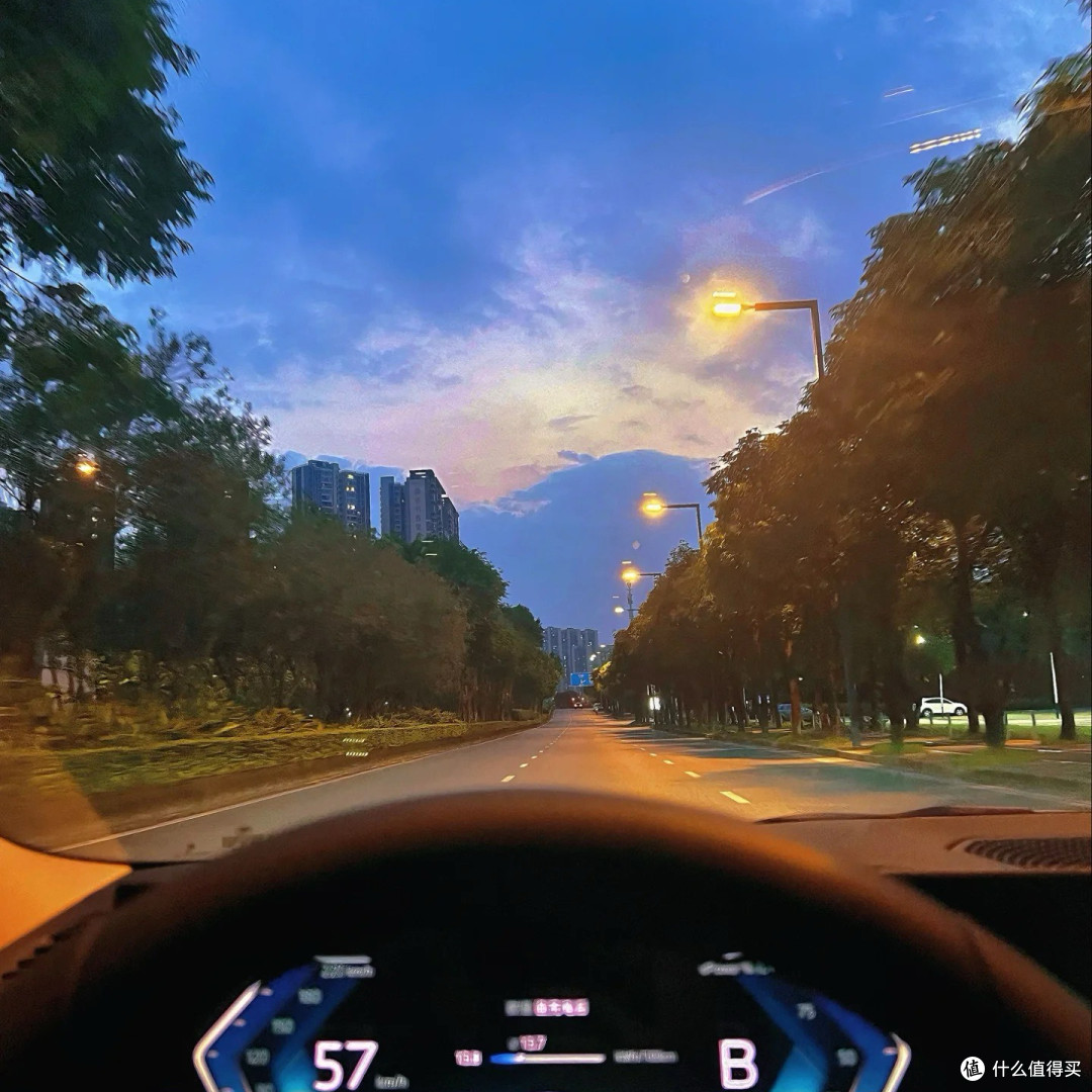 车轮丈量自由：一场关于户外兜风的存在主义漫游