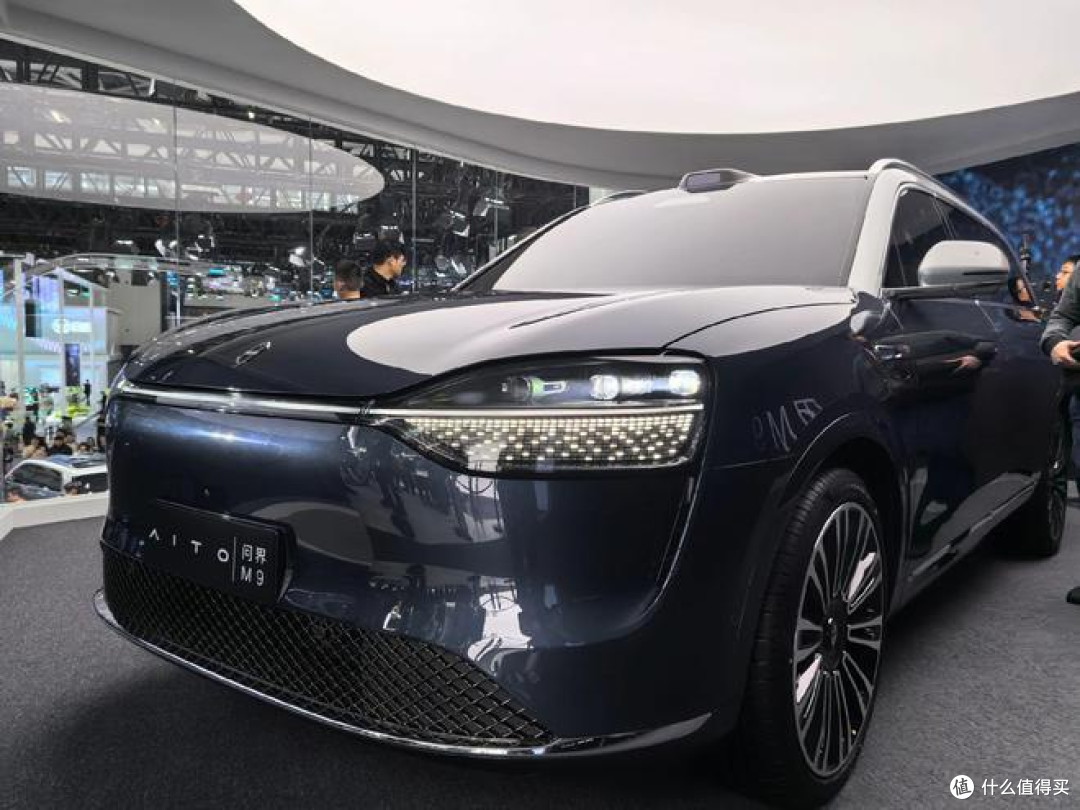 问界M9：豪华智能SUV之选