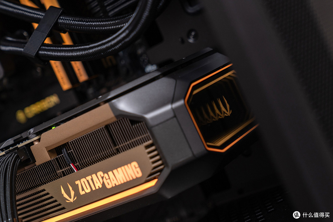 升级屏显秒变 “科技潮品”,联力 LANCOOL 207 Digital 装机展示