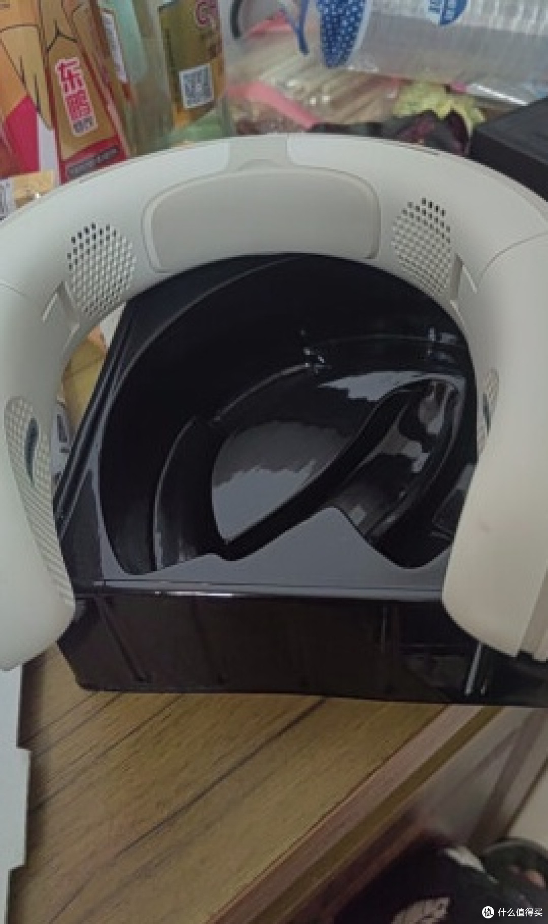 折叠风扇：夏日里的便携清凉神器
