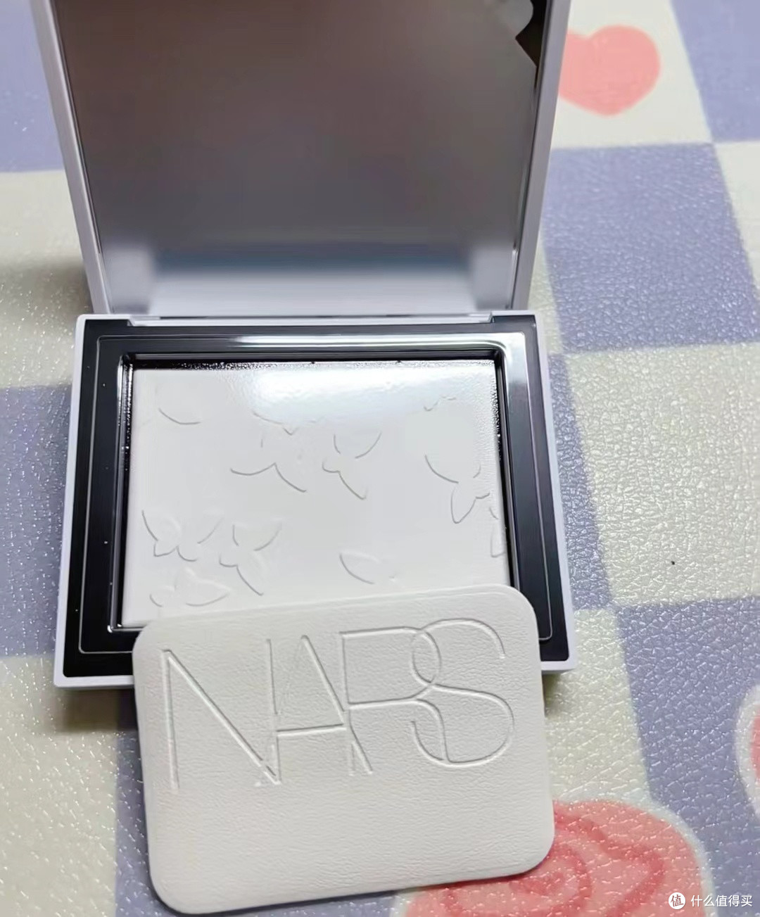 NARS 蝴蝶效应限定粉饼,春日妆容好选择