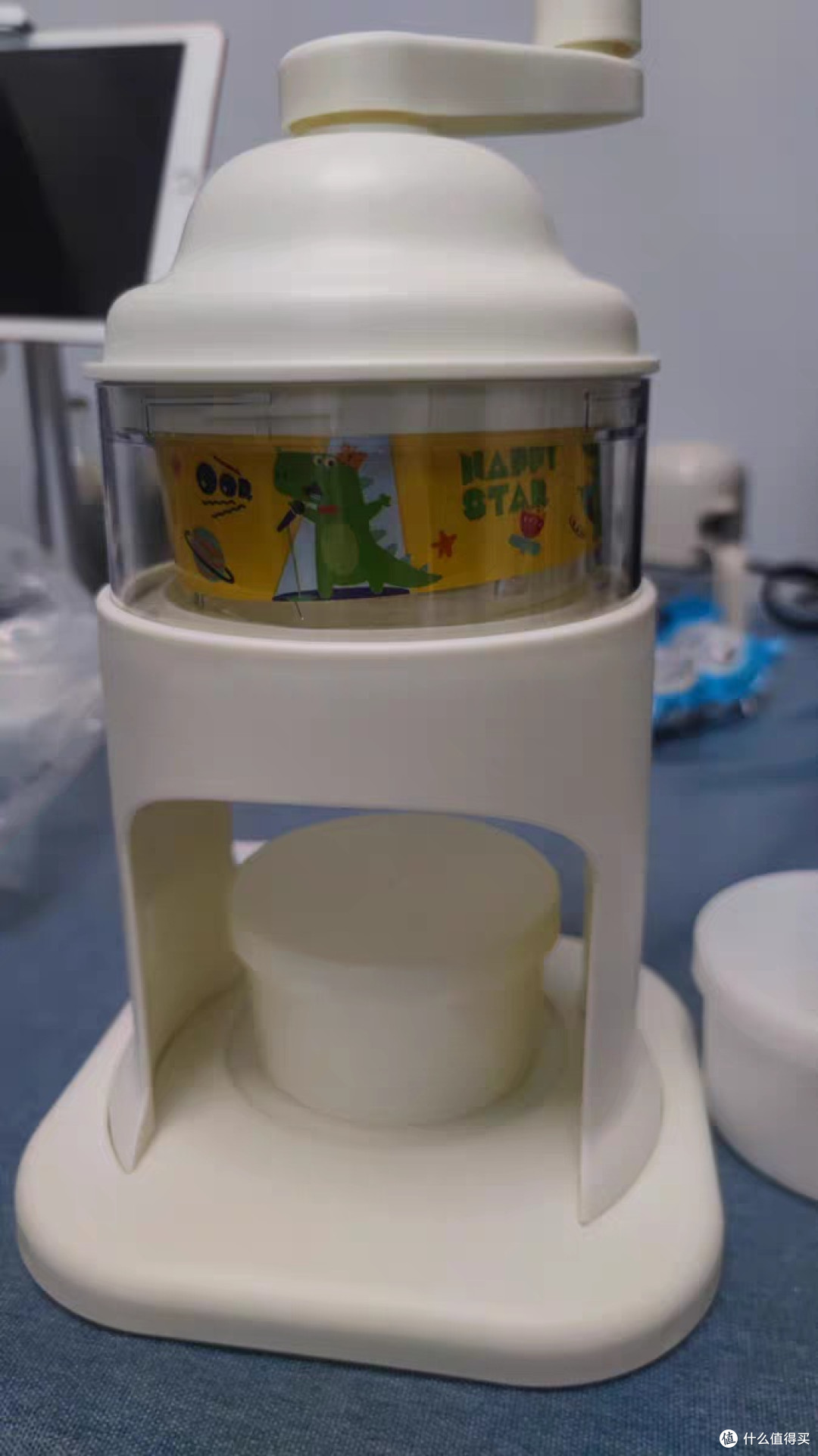 摩登主妇的冰爽妙器:手动刨冰机的魅力