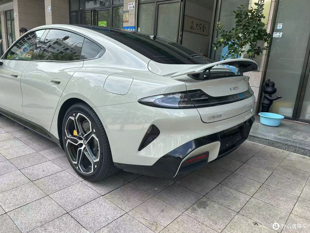 小米SU7年轻一代的新宠