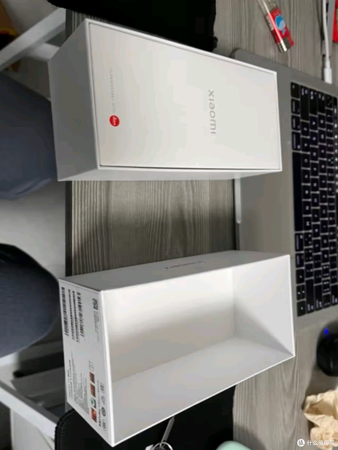 徕卡光学与骁龙8至尊版的巅峰碰撞,白色5G国补新机引领潮流
